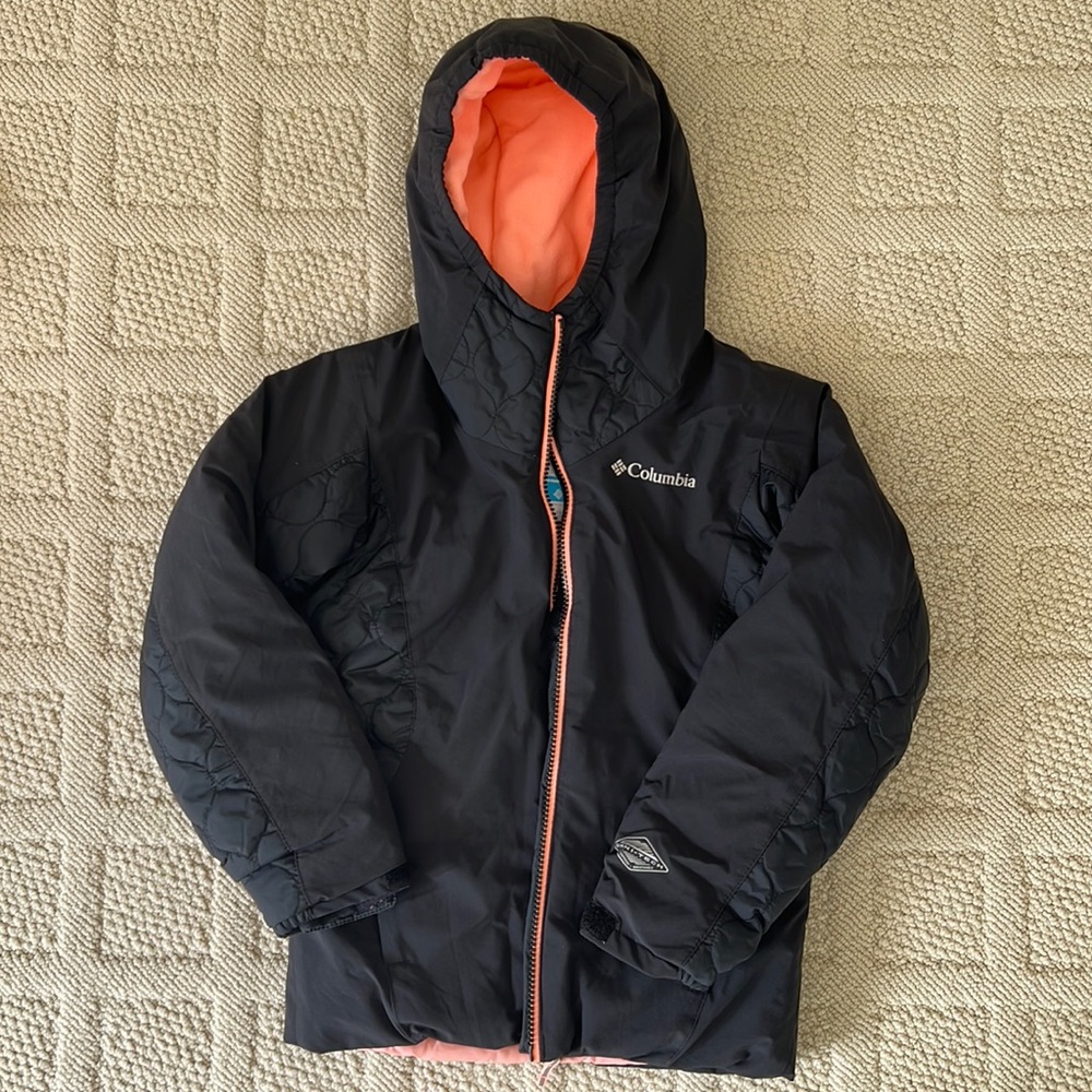 Girls Columbia ski jacket. Size 6/7. Like New condition.